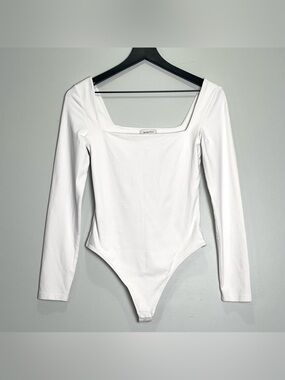 ARITZIA BABATON White Bodysuit Top Snap Thong Square Neck Stretch Size Medium